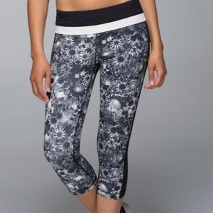 Lululemon Black and White flower Leggings